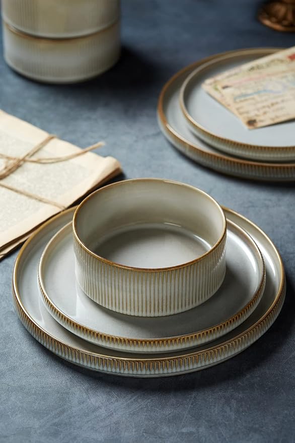 famiware Star Plates and Bowls Sets, Modern Stoneware Dinnerware Sets for 6, 18-Piece Kitchen Dish Set - Chip and Scratch Resistant, Microwave and Dishwasher Safe Tableware, Cappuccino White