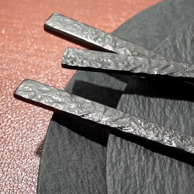 KINGSTONE 20 Pcs Black Hammered Silverware Set for 4, 18/10 Stainless Steel Heavy Duty Flatware Set, Tableware Cutlery Utensil Sets for Home Restaurant Dishwasher Safe