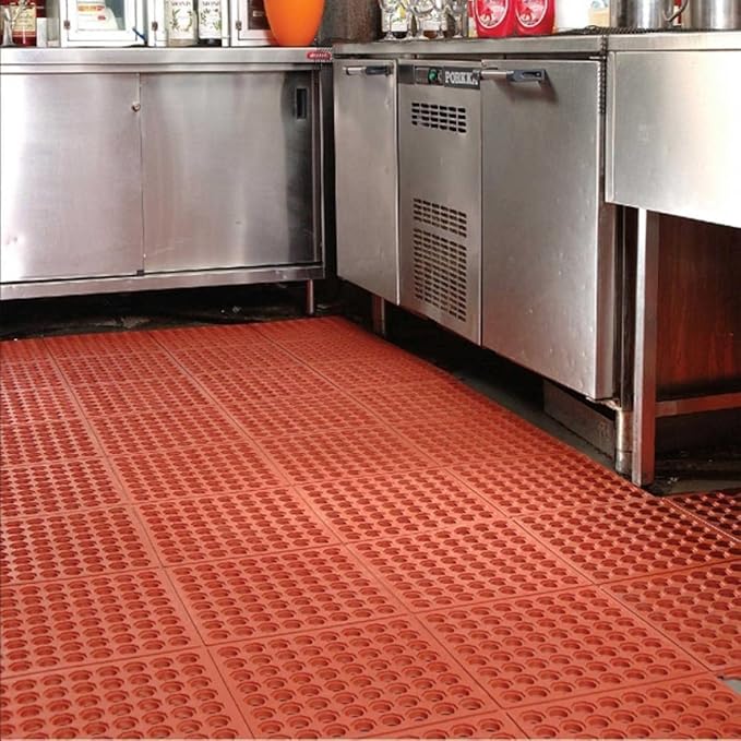 New Star 1 pc Heavy Duty Red 36x36 inch Interlocking Restaurant / Bar Grease Resistant Rubber Floor Mat