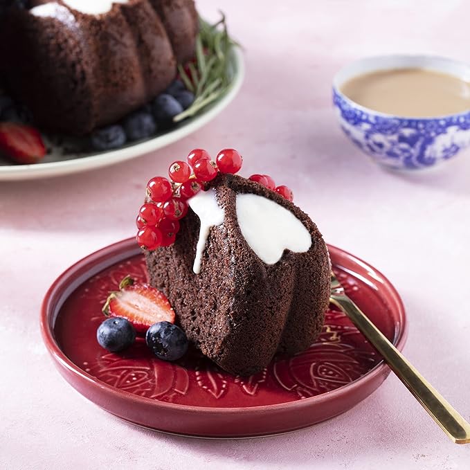 Heart Shape Aluminum Cake Pan, Titanium Coating, Non-Stick, 12 Cups, Gifts for Mom, 10 Inch Baking Mold, Cast Aluminum Fluted Tube Pan, Easy to Clean (2-Pack, Black-Red)